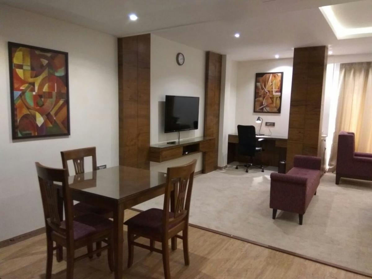 Hotel Surendra Vilas โบปาล ภายนอก รูปภาพ
