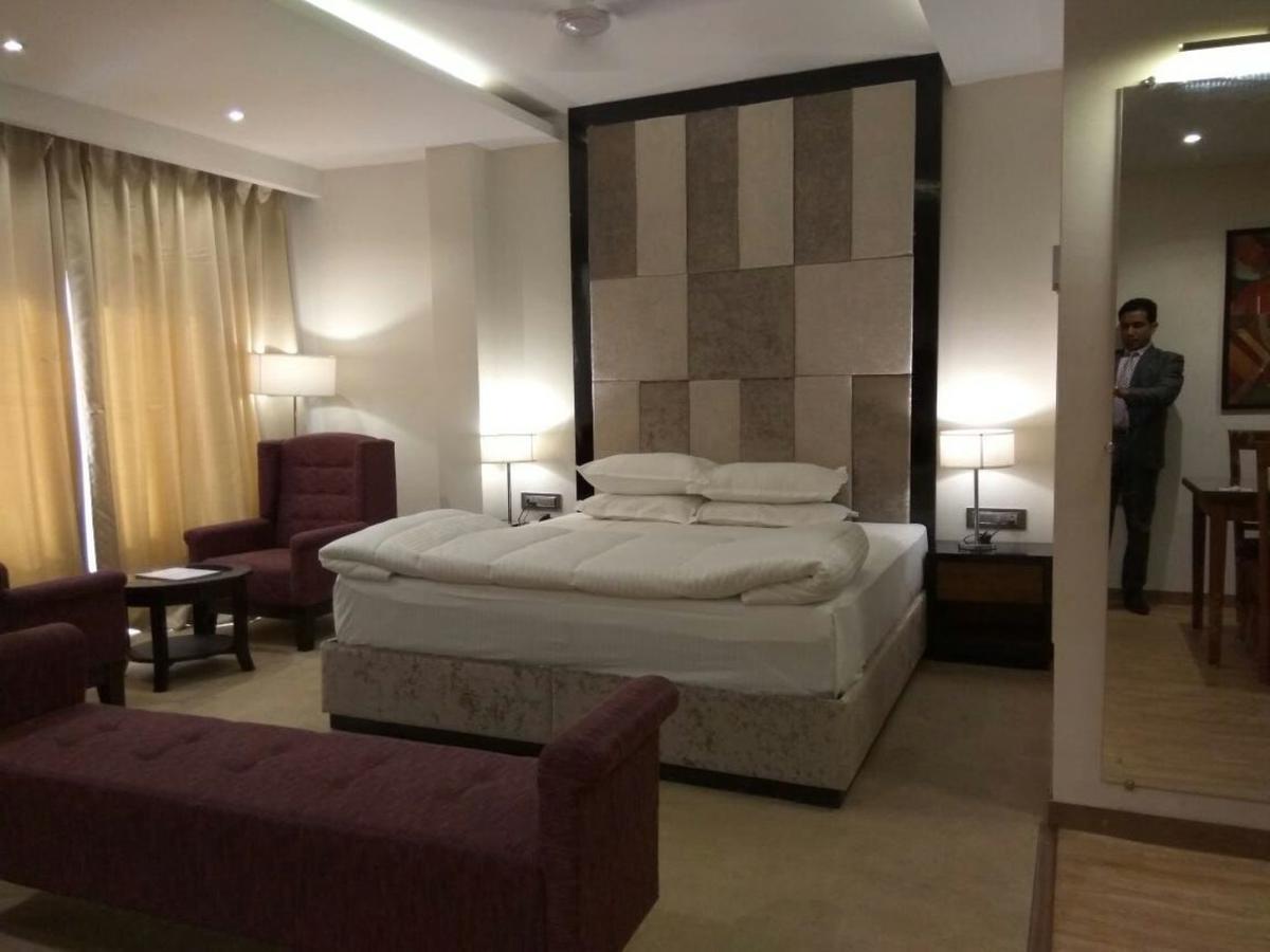 Hotel Surendra Vilas โบปาล ภายนอก รูปภาพ