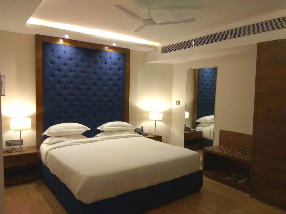 Hotel Surendra Vilas โบปาล ภายนอก รูปภาพ