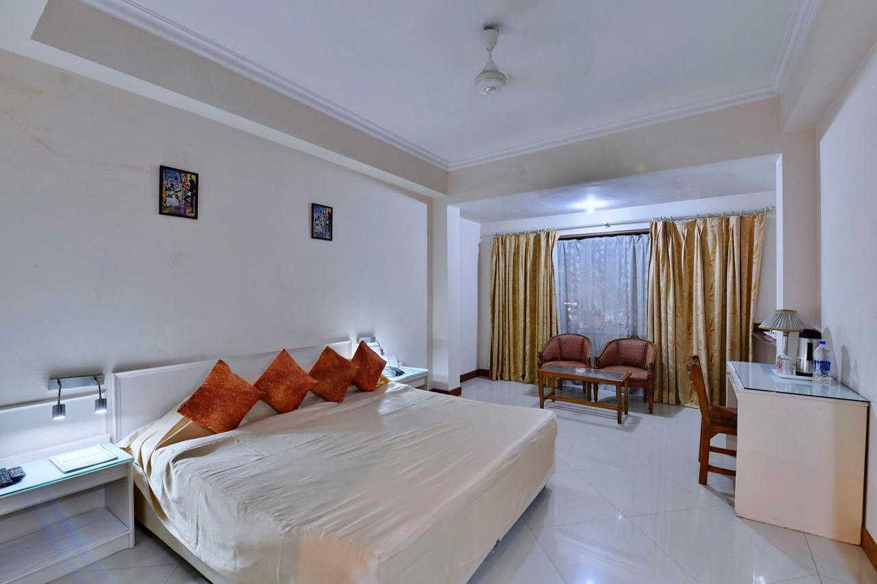 Hotel Surendra Vilas โบปาล ภายนอก รูปภาพ