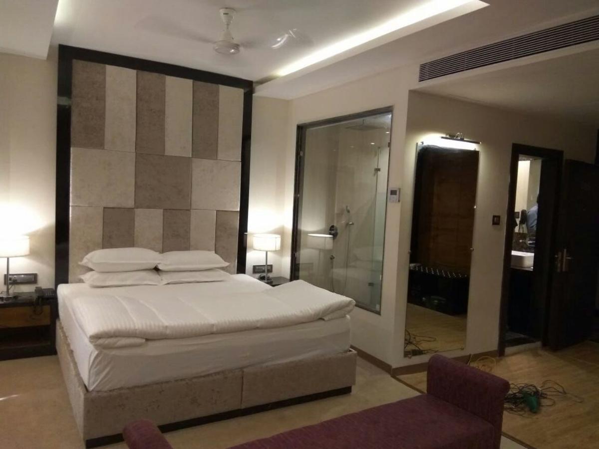 Hotel Surendra Vilas โบปาล ภายนอก รูปภาพ