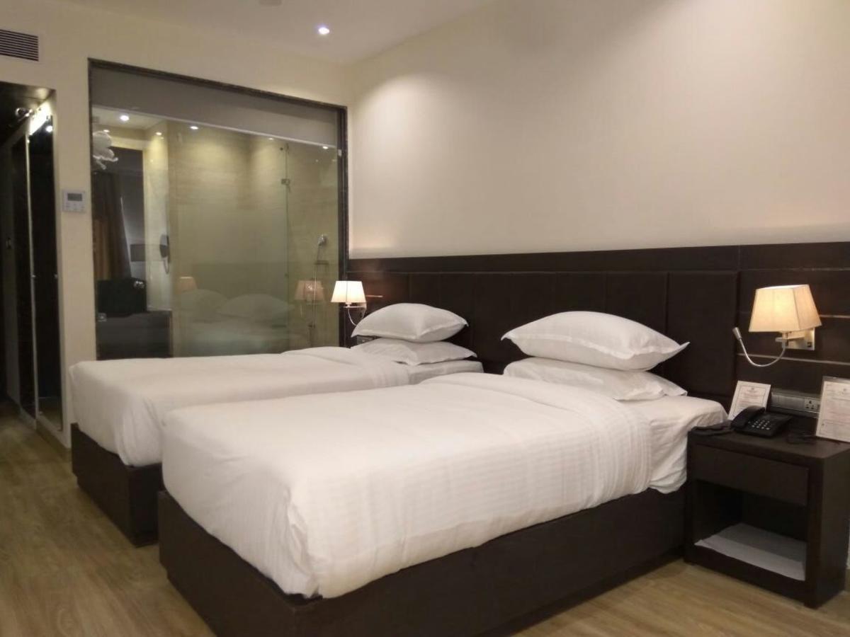 Hotel Surendra Vilas โบปาล ภายนอก รูปภาพ