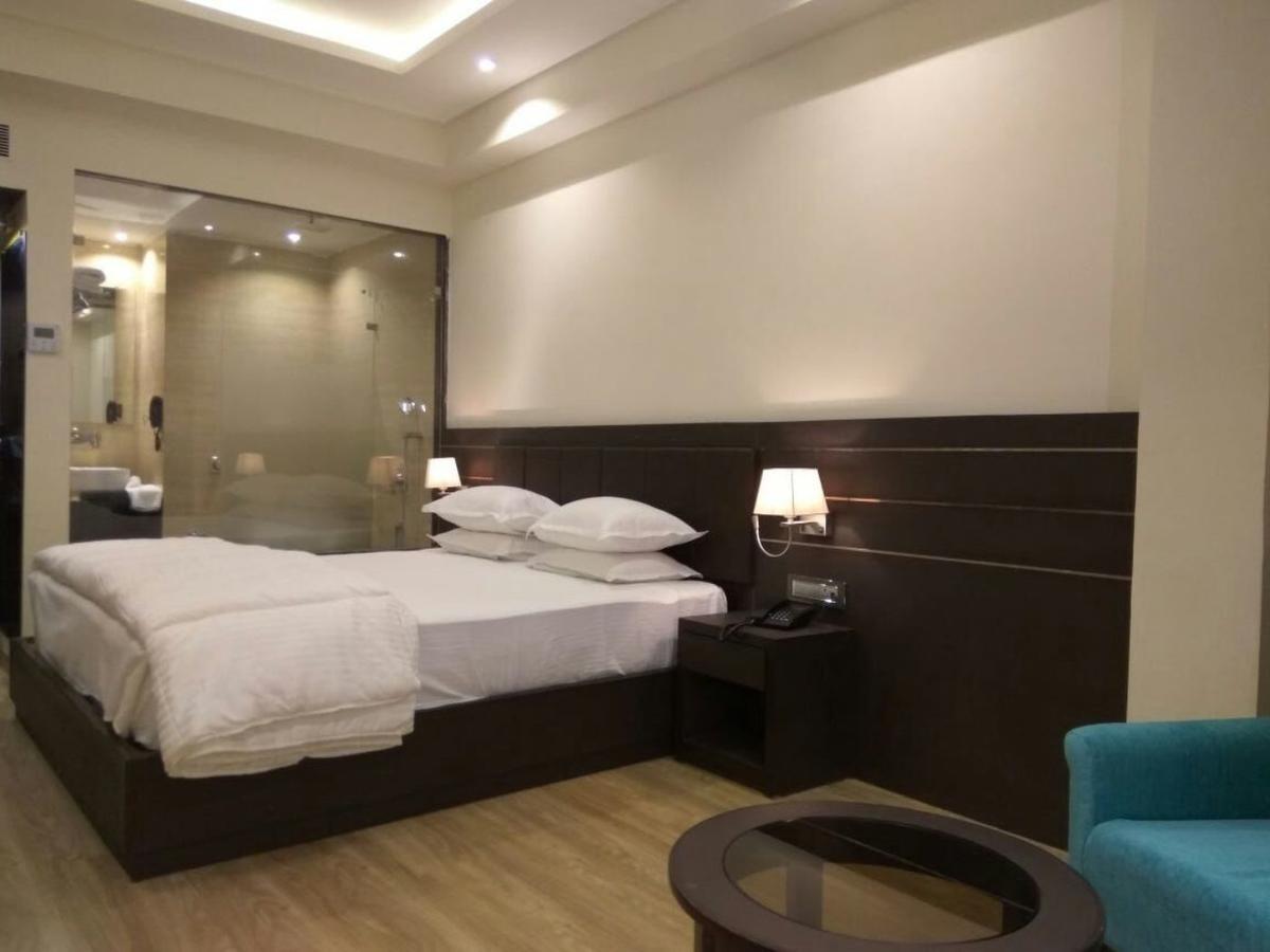 Hotel Surendra Vilas โบปาล ภายนอก รูปภาพ