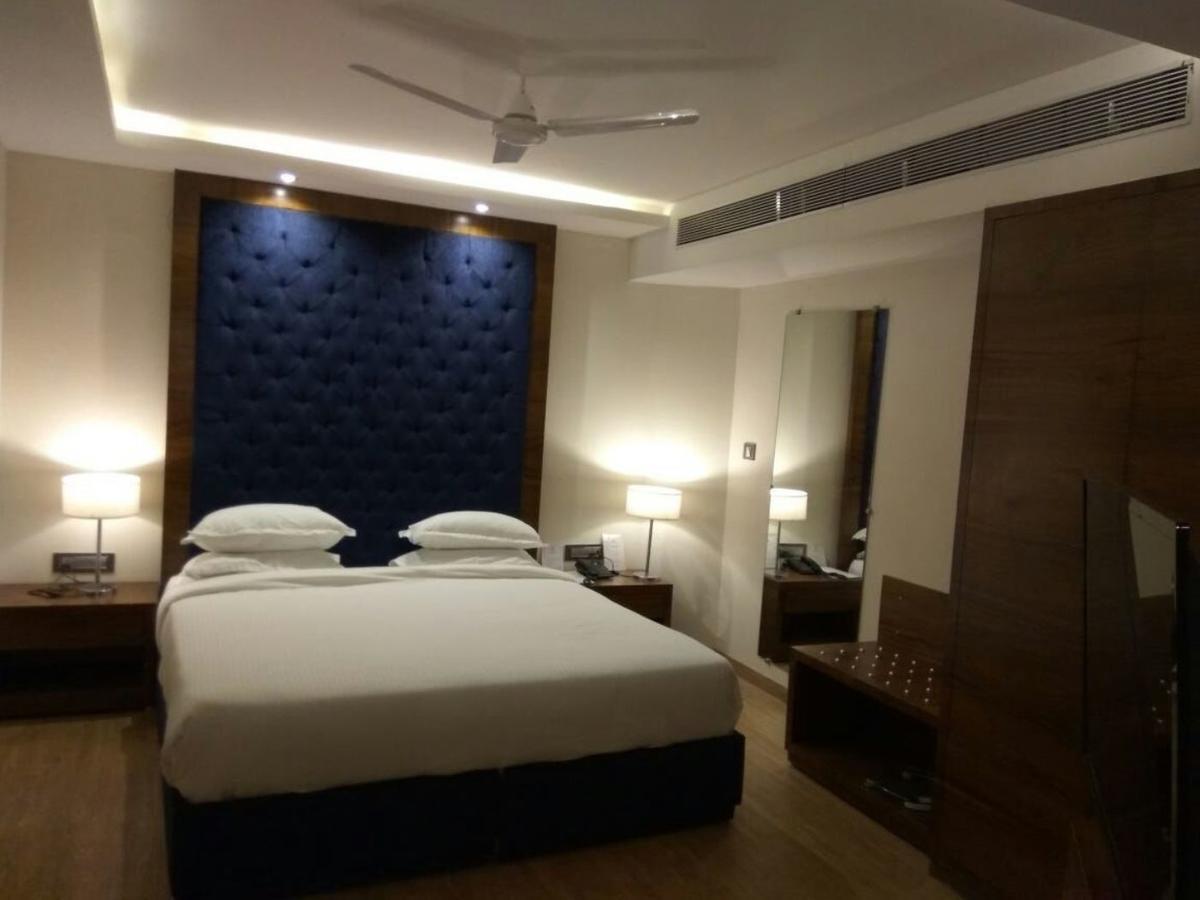 Hotel Surendra Vilas โบปาล ภายนอก รูปภาพ