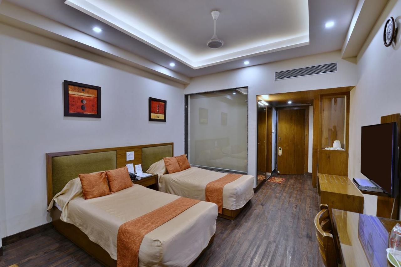 Hotel Surendra Vilas โบปาล ภายนอก รูปภาพ